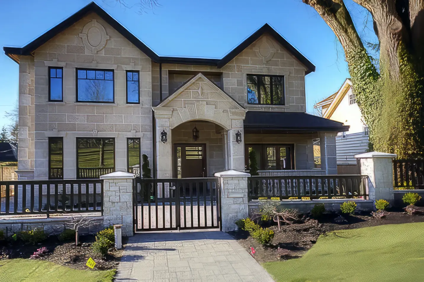 Angus Drive Residence